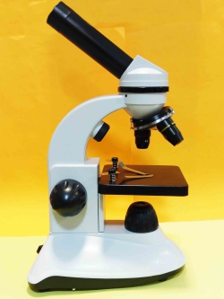 میکروسکوپ-دانش-آموزی